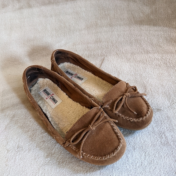 Minnetonka Brown Leather Moccasins - Picture 5 of 7